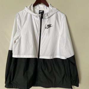 Nike windbreaker Womens SZ medium